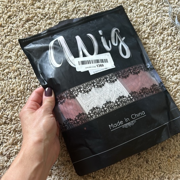 Short Bob Wig (Rose Gold) - Picture 2 of 4